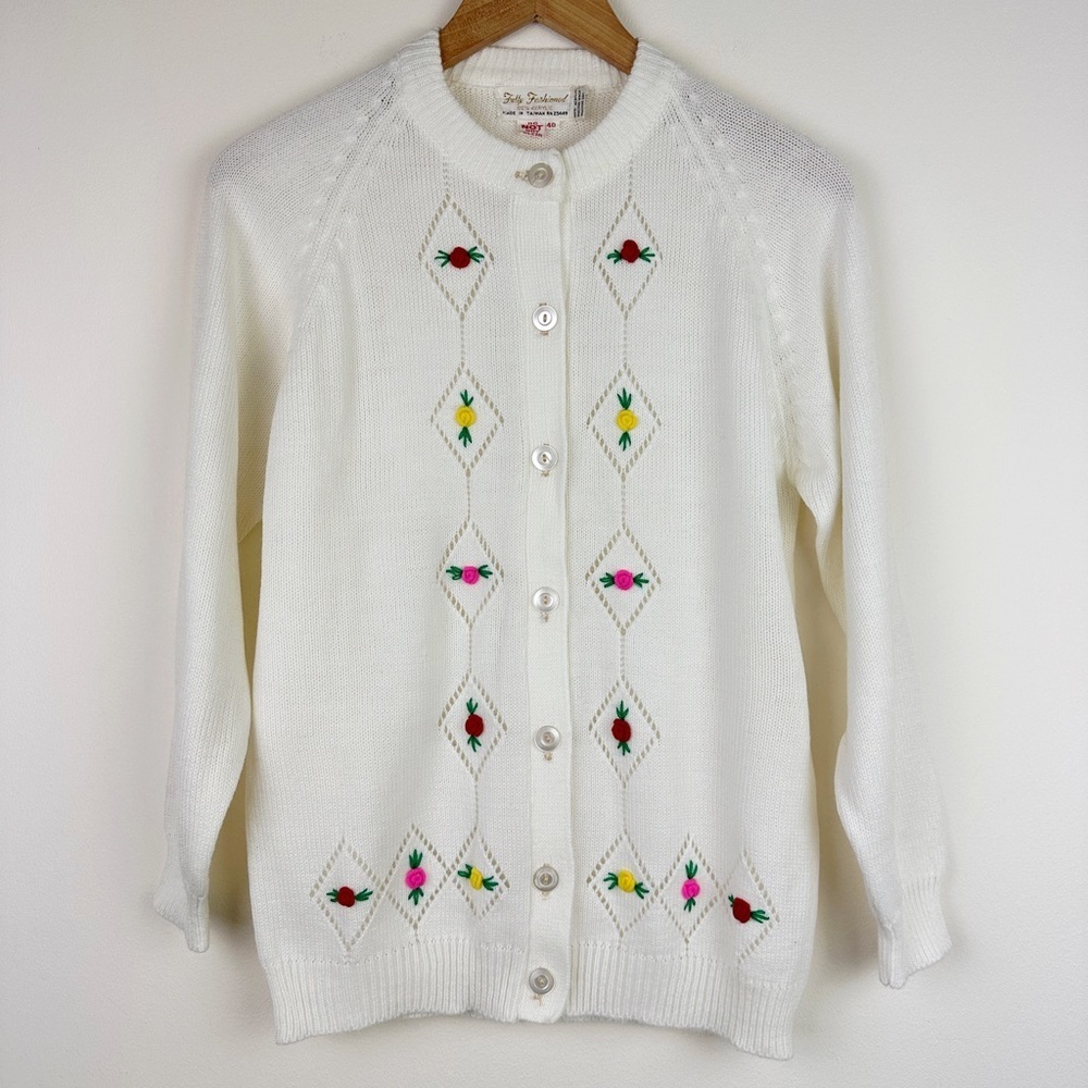 Fully Fashion Vintage Rose Bud Cardigan Sweater